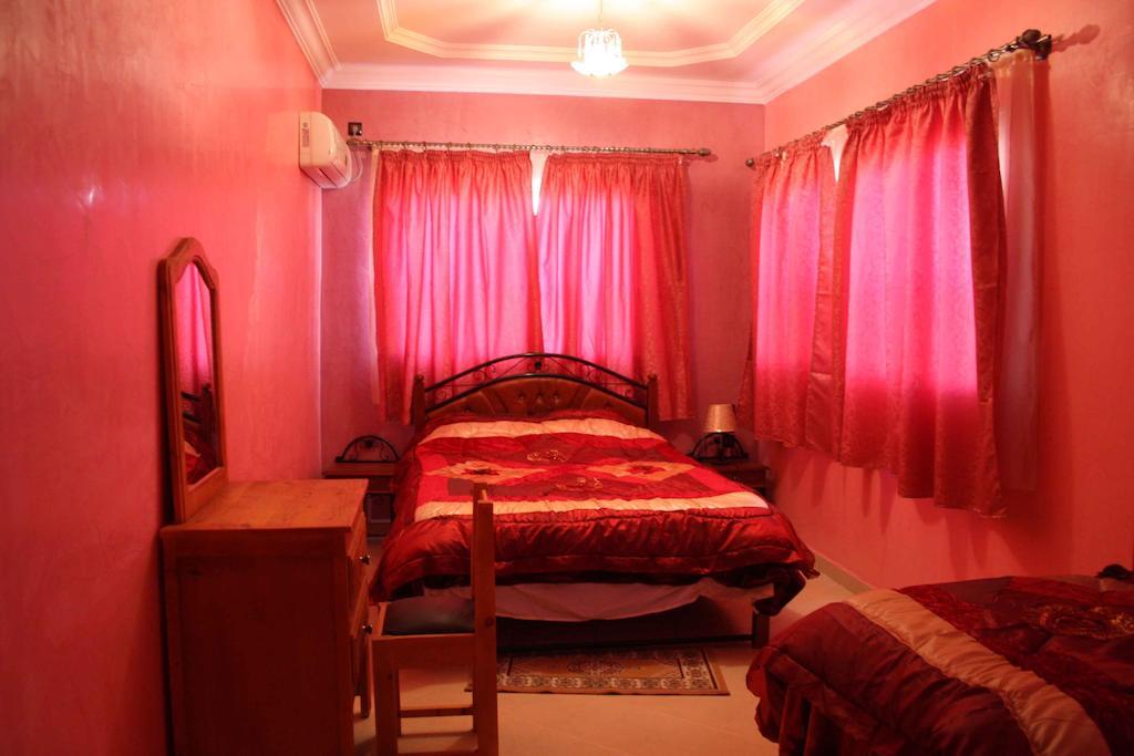 Hotel Amsterdam 瓦尔扎扎特 客房 照片