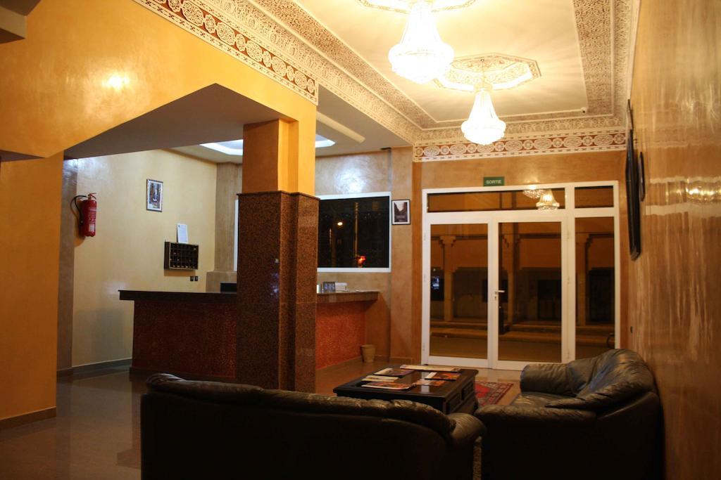 Hotel Amsterdam 瓦尔扎扎特 外观 照片